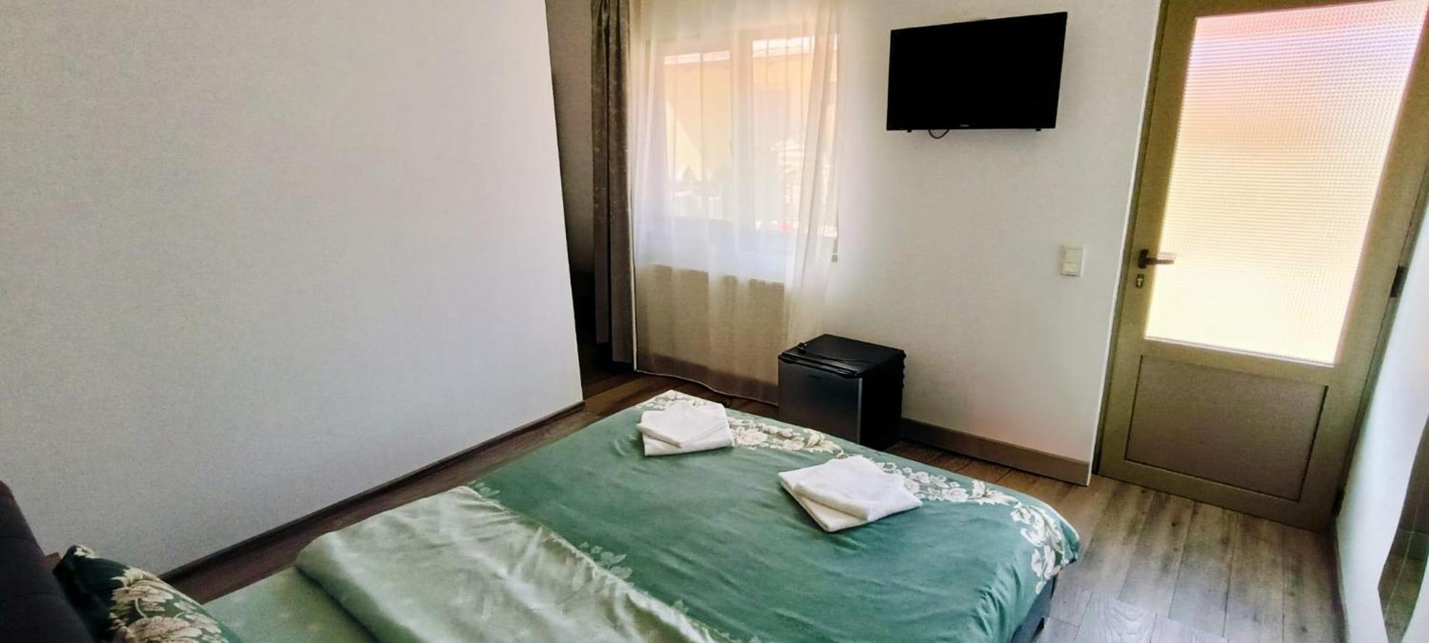 Cazare Casa Sandra Băile Herculane Exteriör bild